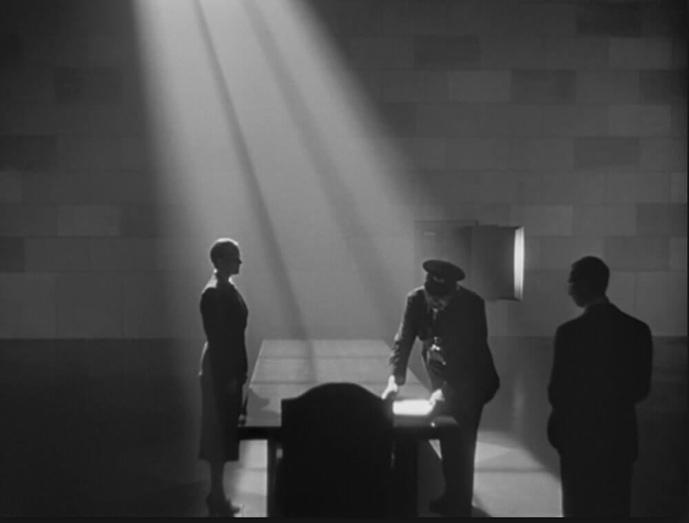Best Cinematography Techniques and TIps - Light and shadow in Citizen Kane Best Cinematography Techniques and TIps - Light and shadow in Citizen Kane